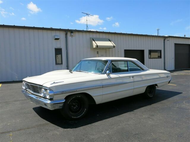 Ford Galaxie 500XL, 1964 image number 2