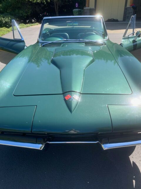 Chevrolet Corvette 1965 image number 19