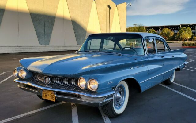 Buick LeSabre 1960 image number 0