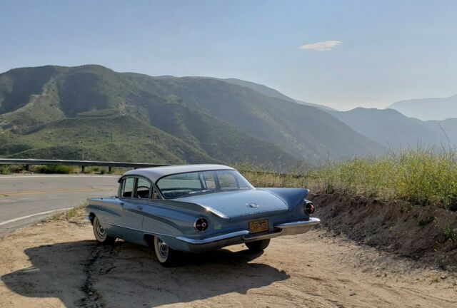 Buick LeSabre 1960 image number 29