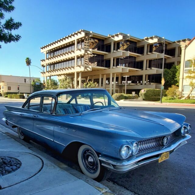 Buick LeSabre 1960 image number 30