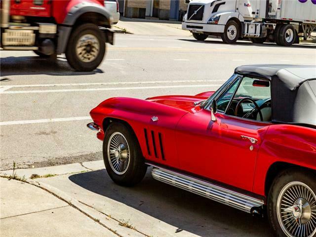 Chevrolet Corvette 1966 image number 14