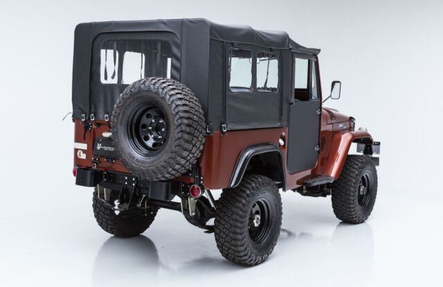 Toyota FJ Cruiser 1963 image number 8