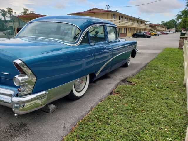 Buick Roadmaster 1955 image number 17