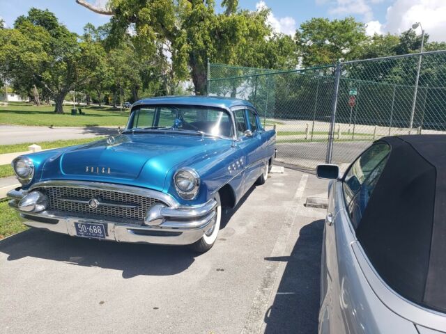 Buick Roadmaster 1955 image number 2