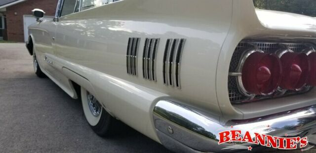 Ford Thunderbird 1960 image number 28