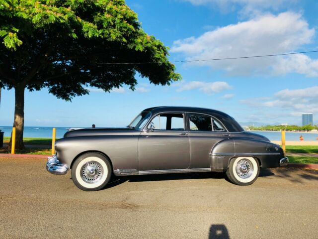 Oldsmobile Eighty-Eight 1949 image number 12