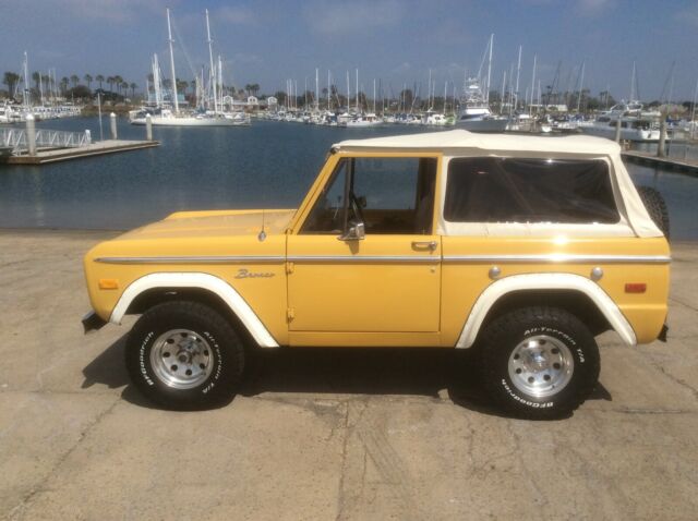 Ford Bronco 1973 image number 0