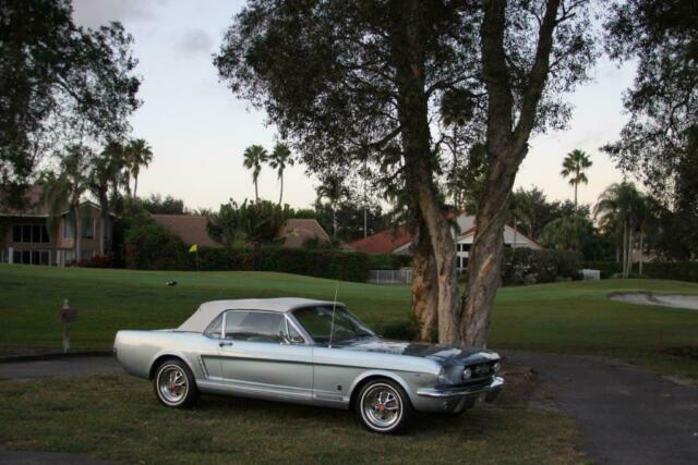 Ford Mustang 1965 image number 25