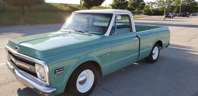 Chevrolet C-10 1969 image number 0