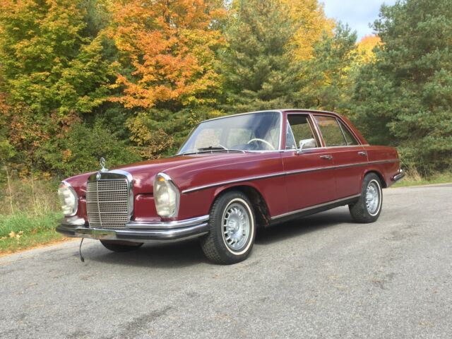 Mercedes-Benz S-Class 1969 image number 0