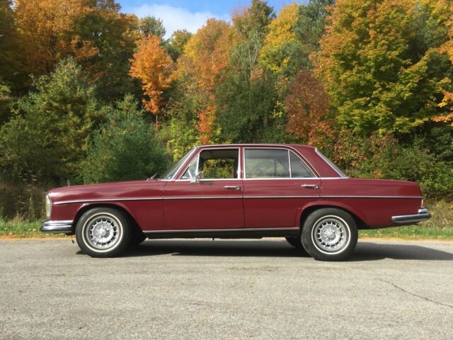 Mercedes-Benz S-Class 1969 image number 21