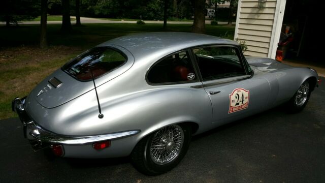 Jaguar E-Type 1973 image number 18