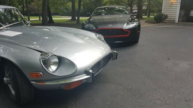 Jaguar E-Type 1973 image number 23