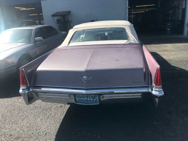 Cadillac DeVille 1969 image number 0