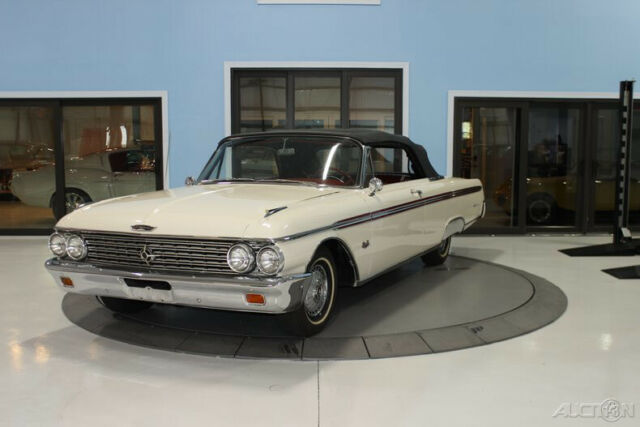 Ford Galaxie 1962 image number 0