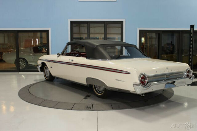 Ford Galaxie 1962 image number 1