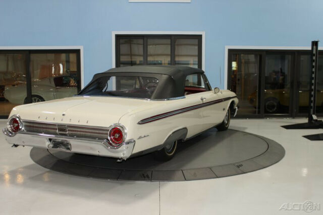 Ford Galaxie 1962 image number 27