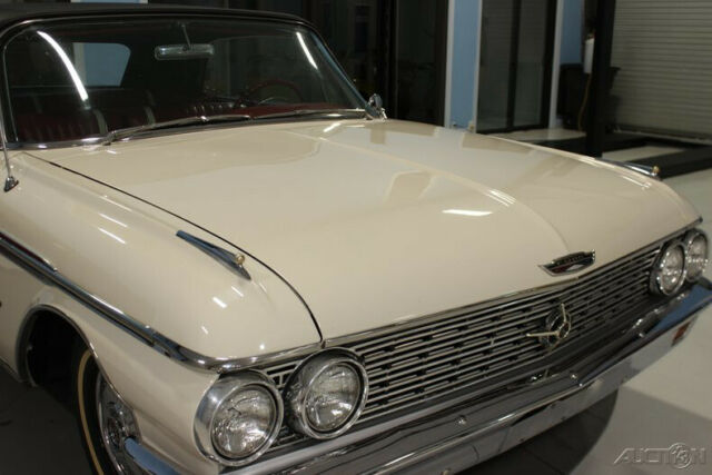 Ford Galaxie 1962 image number 9