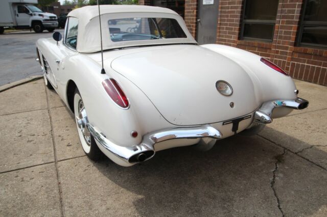 Chevrolet Corvette 1959 image number 27