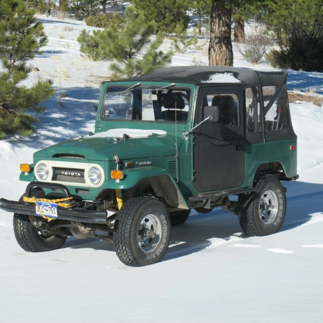 Toyota Land Cruiser 1974 image number 0