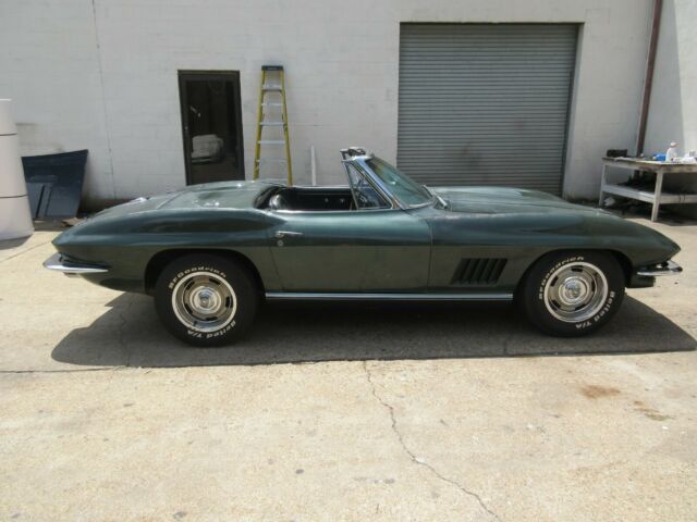 Chevrolet Corvette 1967 image number 2