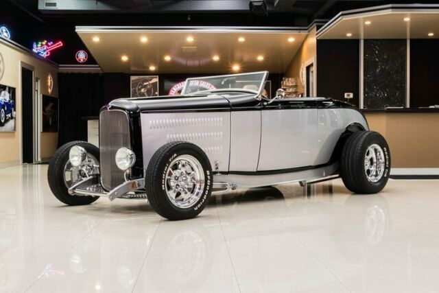 Ford Roadster 1932 image number 0