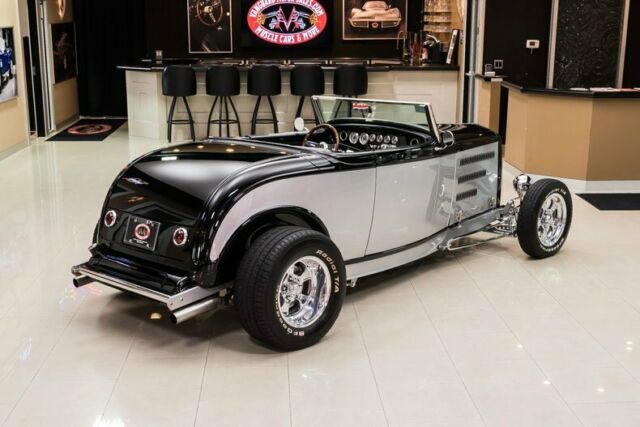 Ford Roadster 1932 image number 14