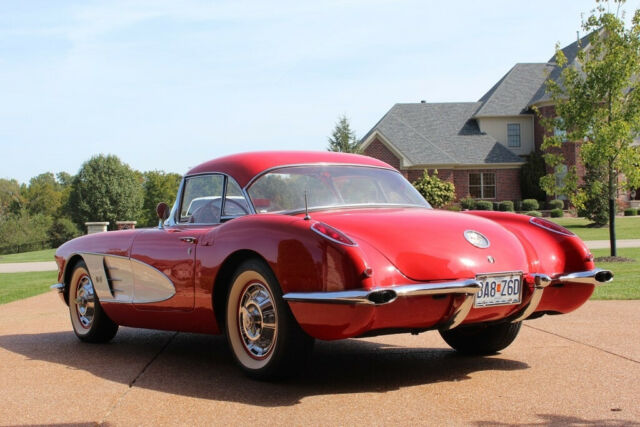 Chevrolet Corvette 1960 image number 2