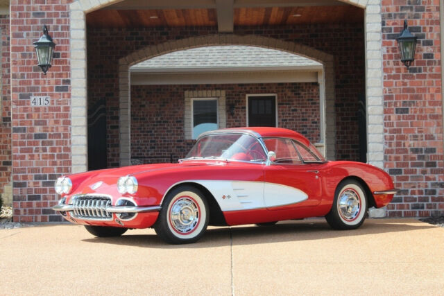 Chevrolet Corvette 1960 image number 23