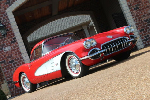 Chevrolet Corvette 1960 image number 28