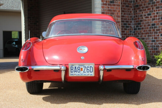 Chevrolet Corvette 1960 image number 29