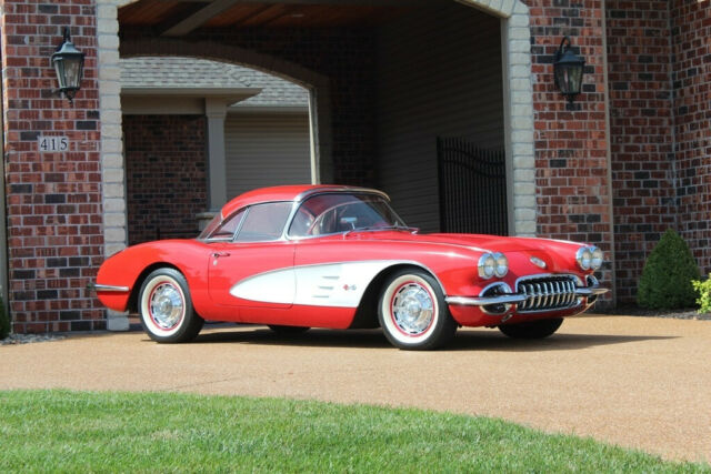 Chevrolet Corvette 1960 image number 32