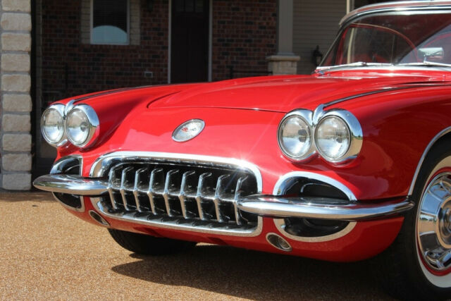 Chevrolet Corvette 1960 image number 33