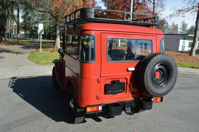 Toyota Land Cruiser 1974 image number 28