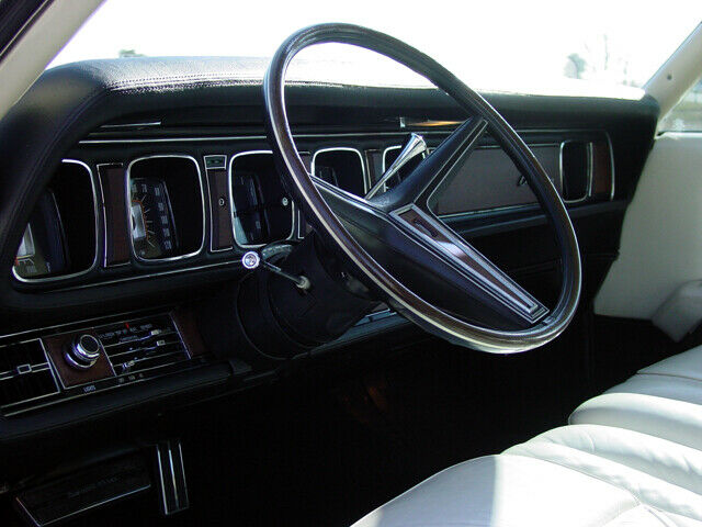 Lincoln Continental 1970 image number 38