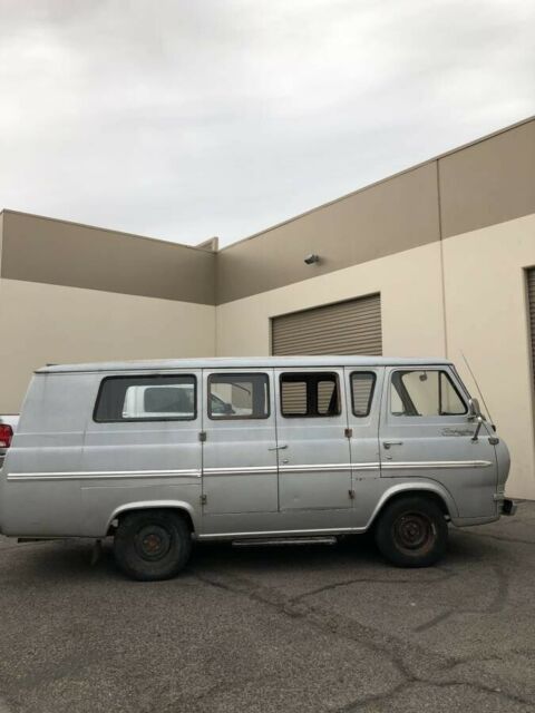 Ford E-Series Van 1967 image number 1