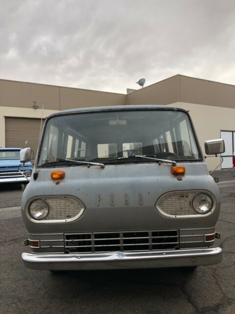 Ford E-Series Van 1967 image number 11