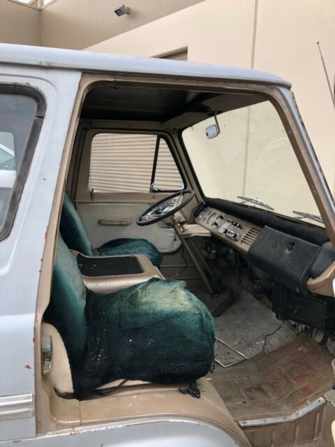 Ford E-Series Van 1967 image number 18