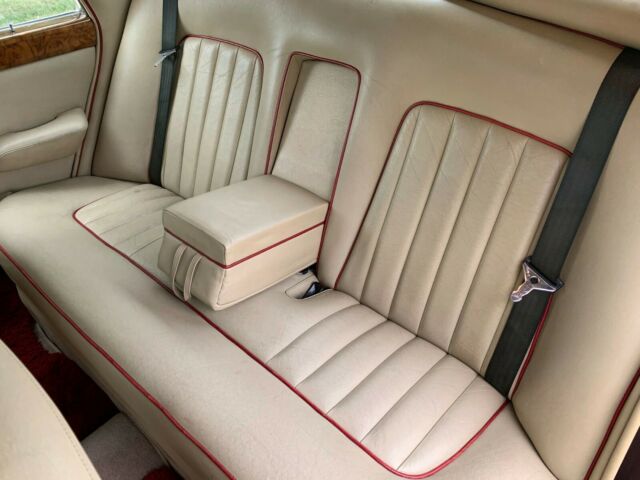 Rolls-Royce Silver Shadow 1979 image number 18