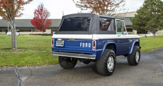 Ford Bronco 1975 image number 16