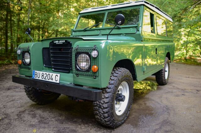 Land Rover Defender 1976 image number 1