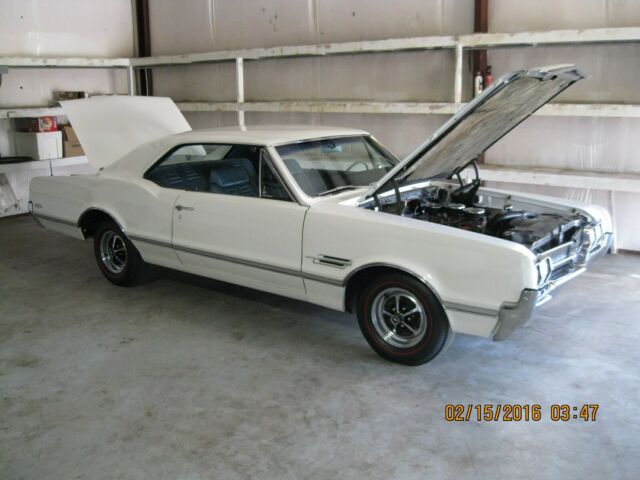 Oldsmobile 442 1966 image number 19