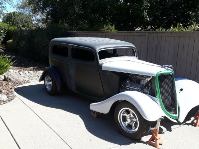 Ford Tudor Streetrod 1934 image number 24