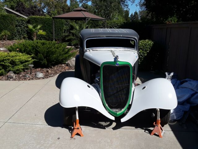 Ford Tudor Streetrod 1934 image number 25