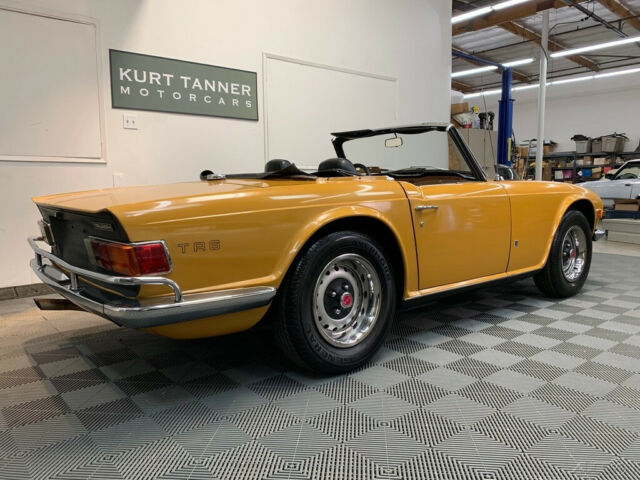 Triumph TR-6 1972 image number 17