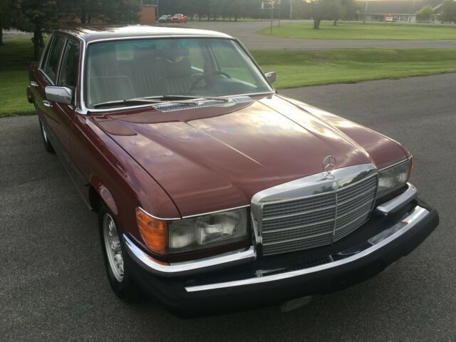 Mercedes-Benz 400-Series 1979 image number 32