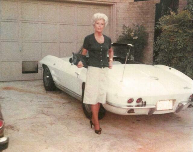 Chevrolet Corvette 1963 image number 21