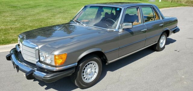 Mercedes-Benz 300-Series 1979 image number 0