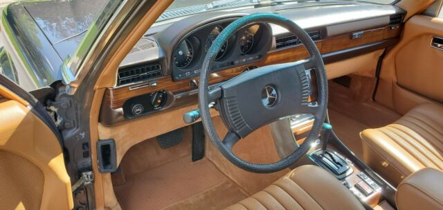 Mercedes-Benz 300-Series 1979 image number 10